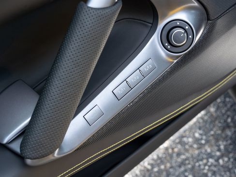 Used 2019 Ferrari 812 Superfast RWD image 28
