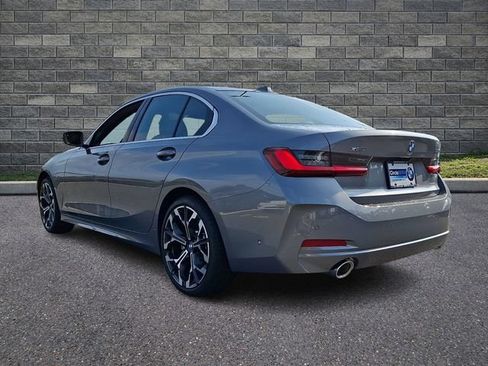 Used 2025 BMW 330i xDrive Sedan w/ Premium Package AWD/4WD image 4