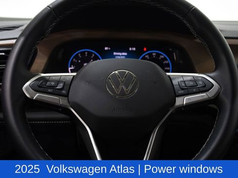 Used 2025 Volkswagen Atlas SE FWD image 10