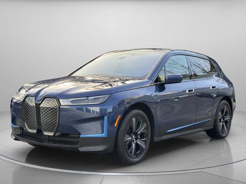 Used 2024 BMW iX xDrive50 image 2