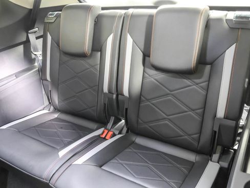 Used 2026 Volkswagen Atlas Peak Edition AWD/4WD image 35