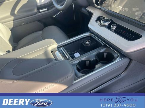 New 2026 Ford Expedition Max Active AWD/4WD image 15