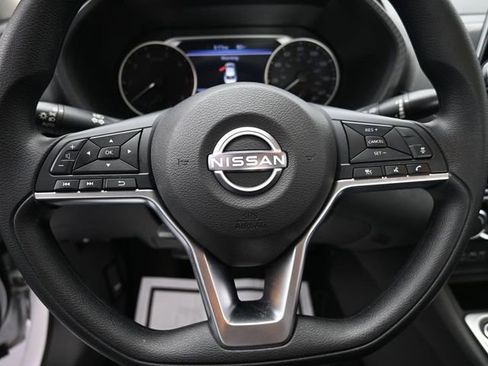 Used 2025 Nissan Sentra SV image 37