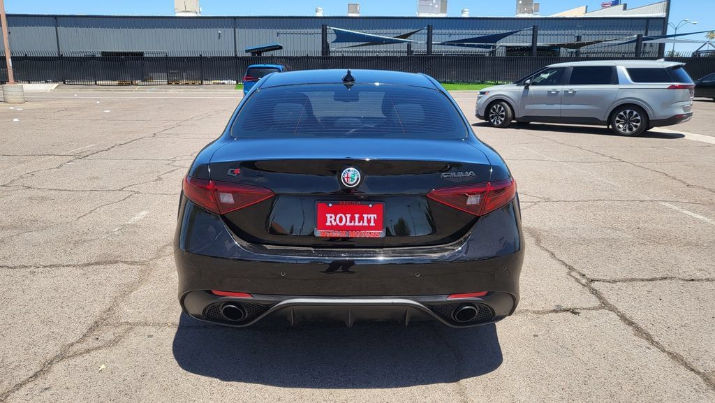 Used 2019 Alfa Romeo Giulia AWD w/ Quick Order Package 22J Sport image 10