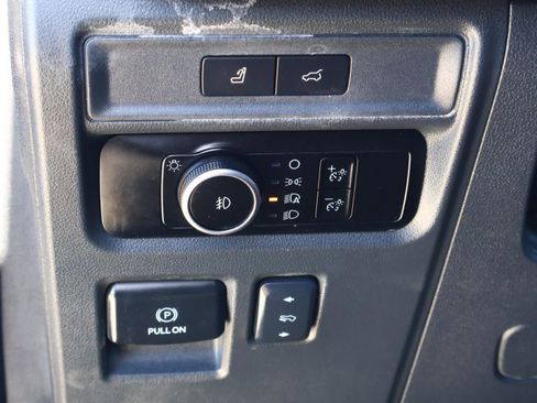 Used 2024 Ford Expedition Limited image 28