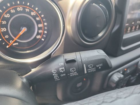 Used 2019 Jeep Wrangler Unlimited Sport S AWD/4WD image 27