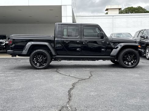 Used 2024 Jeep Gladiator Sport image 2