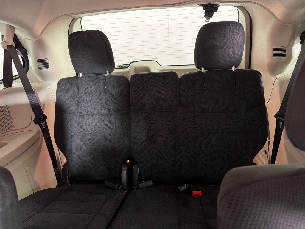 Used 2014 Dodge Grand Caravan SE w/ Quick Order Package 29E SE FWD image 16