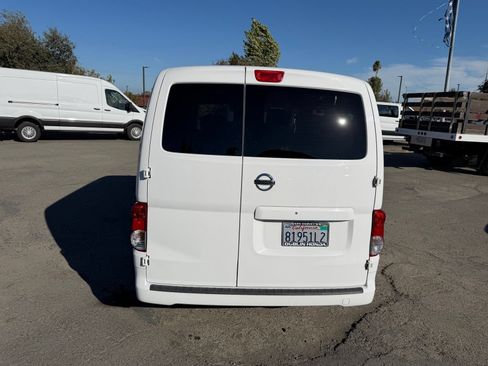 Used 2018 Nissan NV200 SV w/ Navigation Package FWD image 4