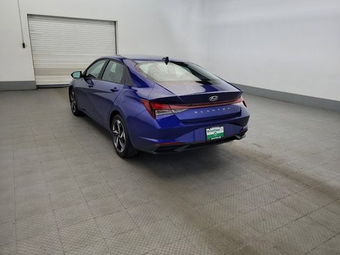 Used 2023 Hyundai Elantra SEL w/ Convenience Package FWD image 5