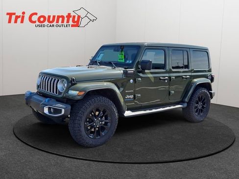 Used 2024 Jeep Wrangler Unlimited Sahara image 3