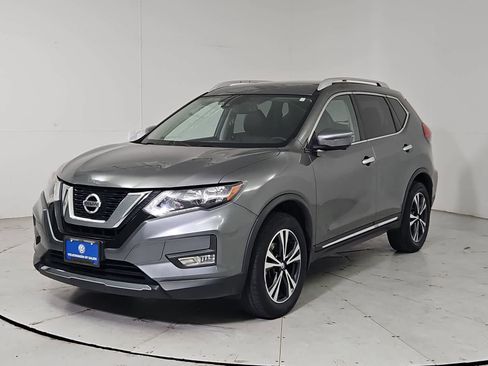 Used 2017 Nissan Rogue SL image 1