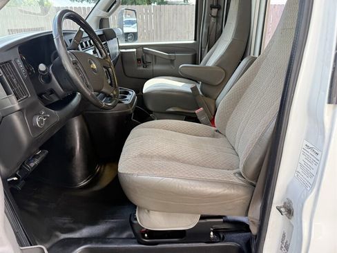 Used 2021 Chevrolet Express 3500 w/ Power Convenience Package RWD image 15