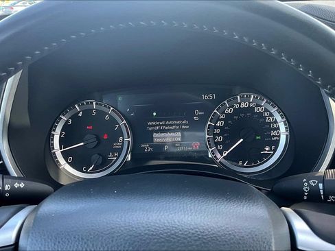 Used 2024 Toyota Highlander XSE AWD/4WD image 13