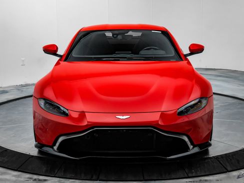 Used 2019 Aston Martin V8 Vantage Coupe image 31