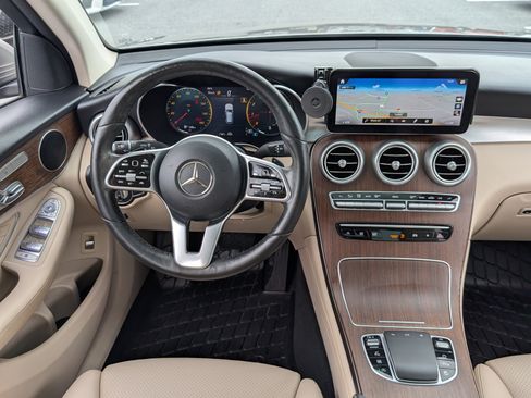 Used 2021 Mercedes-Benz GLC 300 4MATIC image 17
