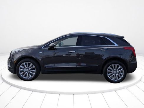 Used 2017 Cadillac XT5 Platinum w/ Driver Assist Package AWD/4WD image 6