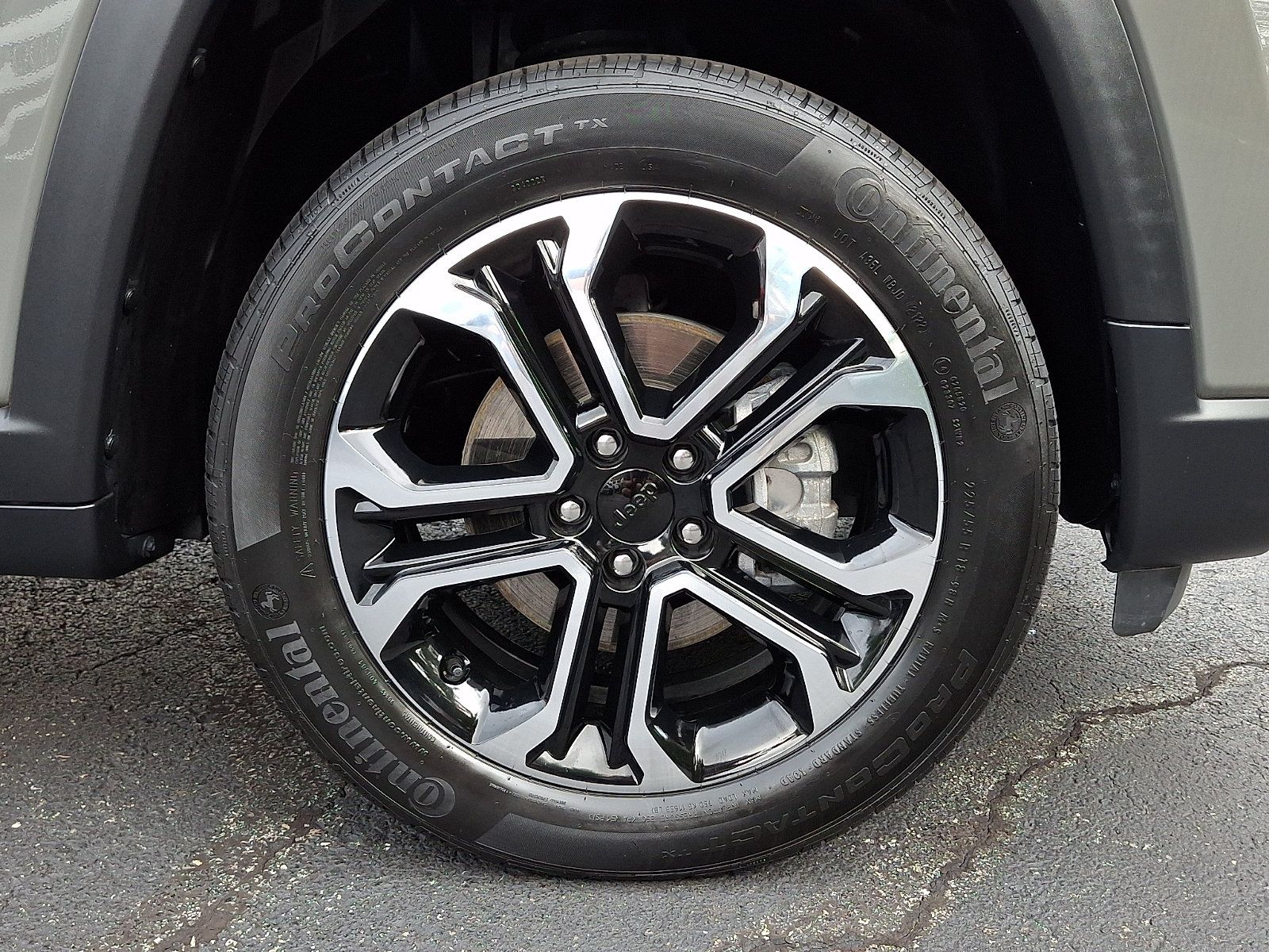Certified 2022 Jeep Compass Limited w/ Sun and Sound Group AWD/4WD image 8