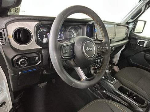 Used 2024 Jeep Wrangler Unlimited w/ Convenience Group AWD/4WD image 13