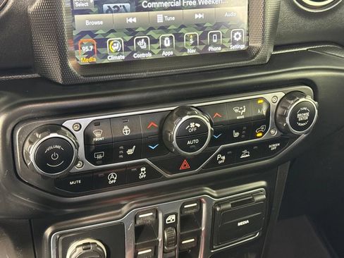 Certified 2021 Jeep Gladiator Overland AWD/4WD image 16