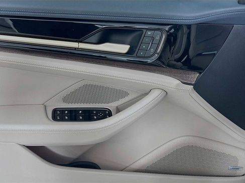 Certified 2024 Porsche Panamera 4 image 11