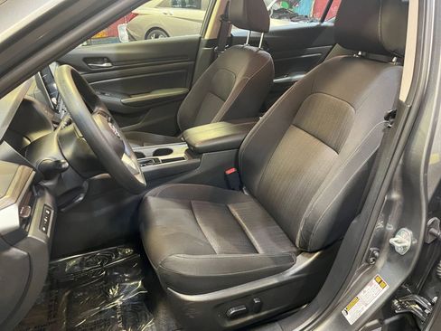 Used 2025 Nissan Altima 2.5 SV image 36