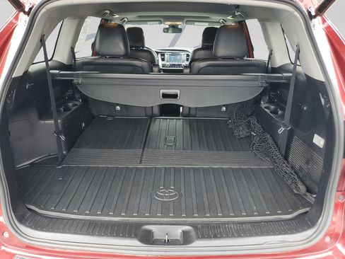 Used 2019 Toyota Highlander SE AWD/4WD image 27