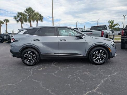 Used 2023 Kia Sportage EX FWD image 3