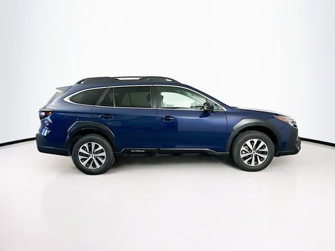 Used 2025 Subaru Outback Premium image 10