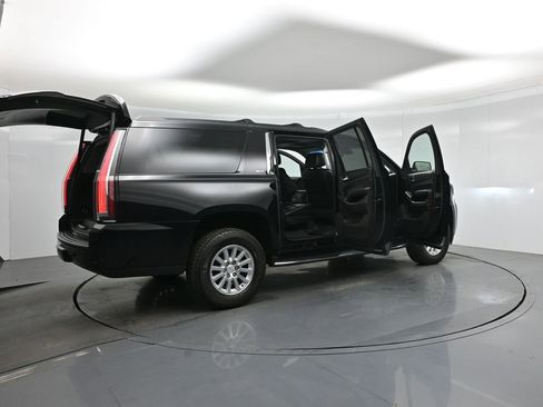 Used 2019 GMC Yukon XL SLT w/ Open Road Package image 5