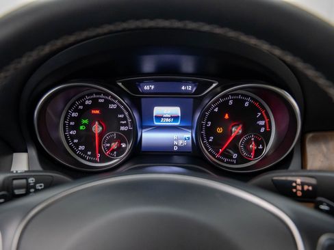 Used 2019 Mercedes-Benz GLA 250 4MATIC image 24