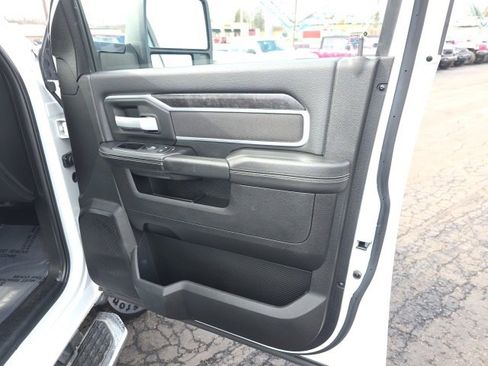 Used 2024 RAM 2500 Big Horn w/ Safety Group image 47