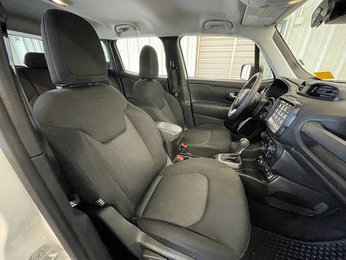 Used 2023 Jeep Renegade Latitude AWD/4WD image 30