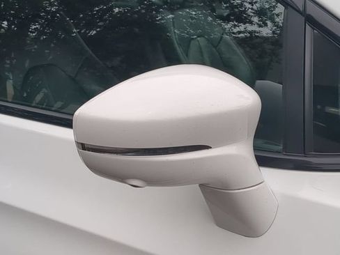 Used 2021 Chrysler Pacifica Touring-L w/ Premium & Safety Sphere Group FWD image 12