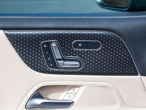 Certified 2025 Mercedes-Benz GLB 250 image 22