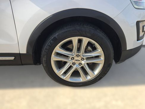 Used 2017 Ford Explorer Limited image 10