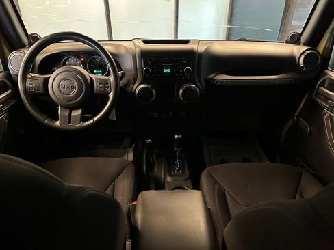 Used 2013 Jeep Wrangler Sport AWD/4WD image 9