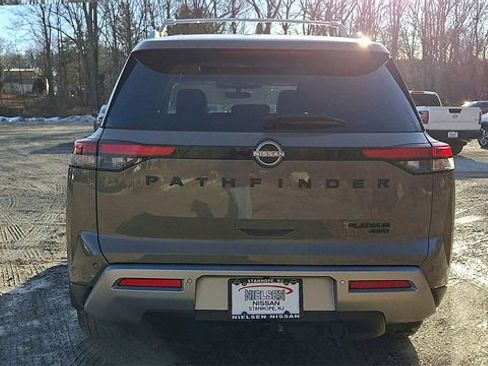 Used 2025 Nissan Pathfinder Platinum w/ Black Appearance Package image 7