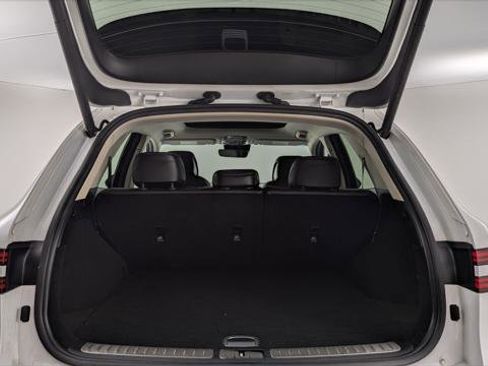 Used 2022 Genesis GV70 2.5T w/ Select Package image 17