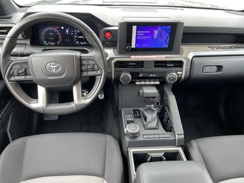 Certified 2025 Toyota Tacoma TRD Sport AWD/4WD image 15