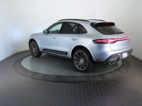 Certified 2026 Porsche Macan AWD/4WD image 3