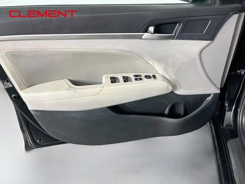 Used 2020 Hyundai Elantra SEL FWD image 24