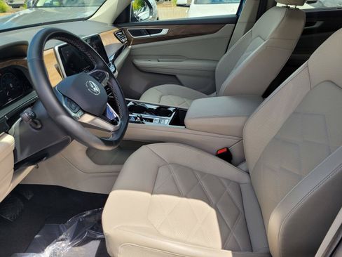 Certified 2025 Volkswagen Atlas SE AWD/4WD image 19