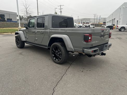 Certified 2023 Jeep Gladiator Overland image 8