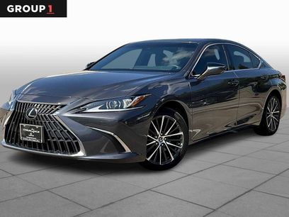 Certified 2022 Lexus ES 350 w/ Premium Package