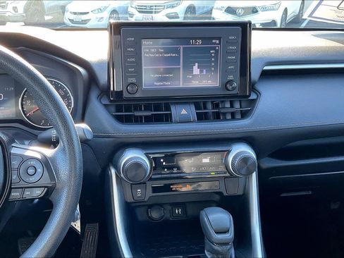 Used 2019 Toyota RAV4 LE w/ Carpet Mat Package image 9