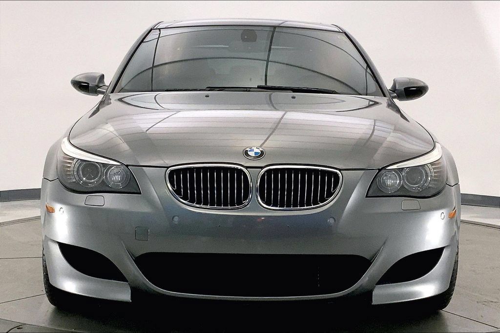 Used 2008 BMW M5 RWD image 2