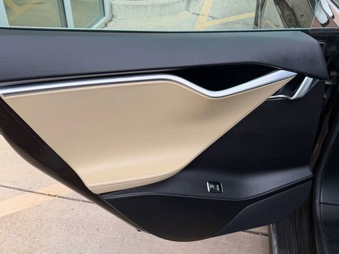 Used 2013 Tesla Model S Performance image 27