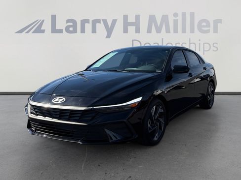 Certified 2025 Hyundai Elantra Sport image 1