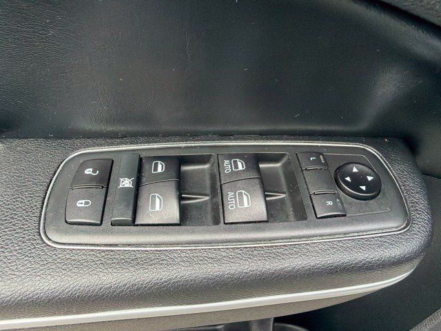 Used 2020 Chrysler 300 S RWD image 12